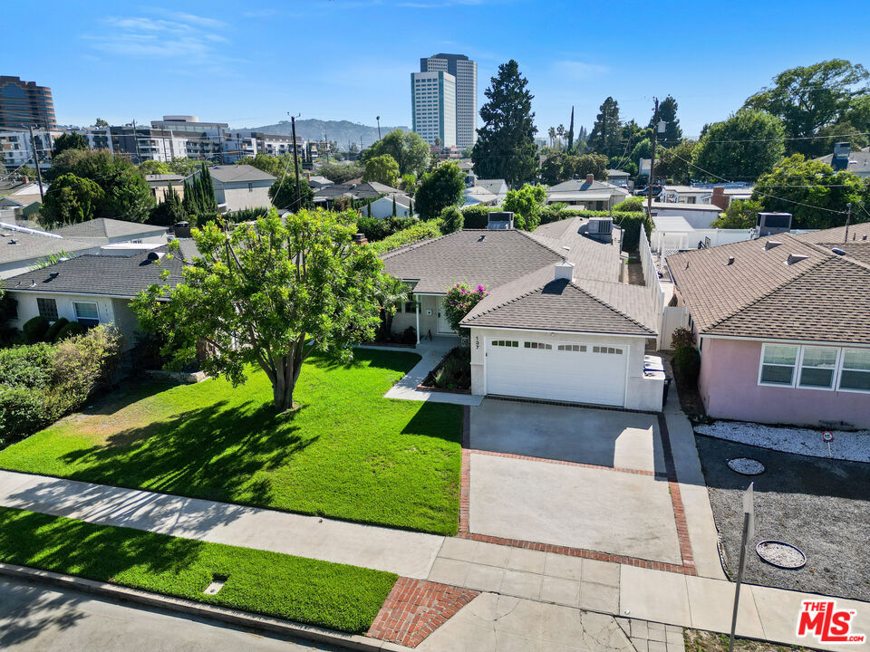 main property photo 57