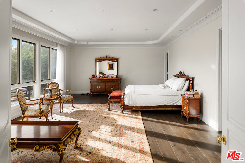 main property photo 24