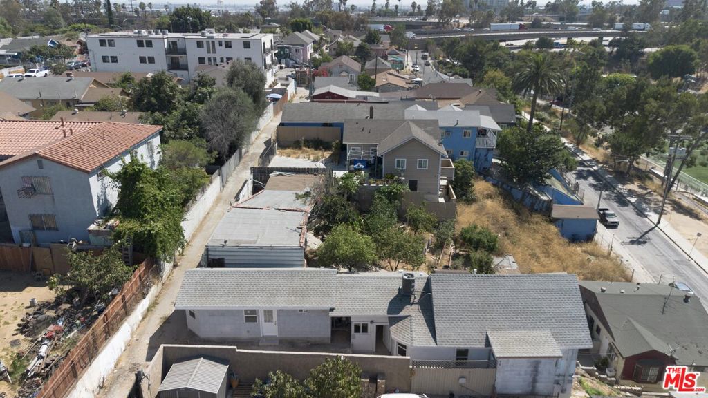 main property photo 23