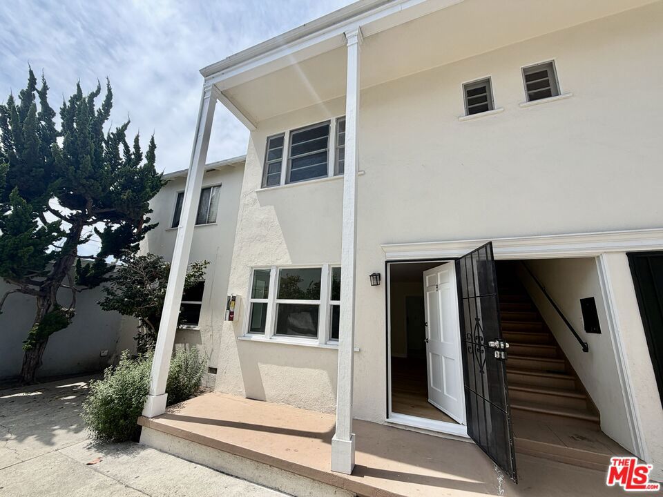 main property photo 14