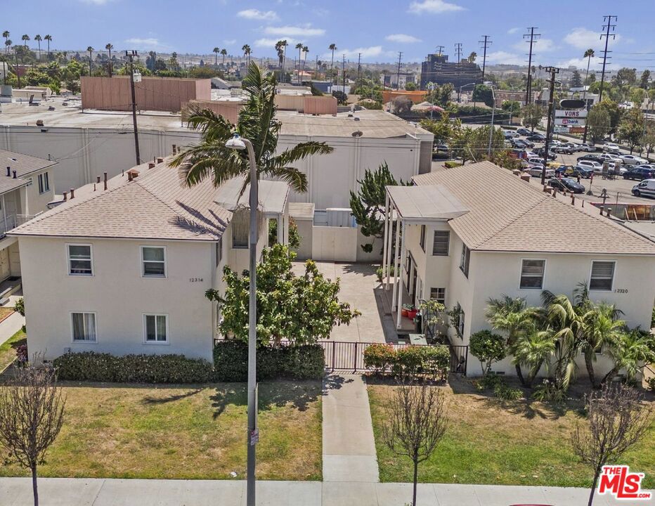 main property photo 16