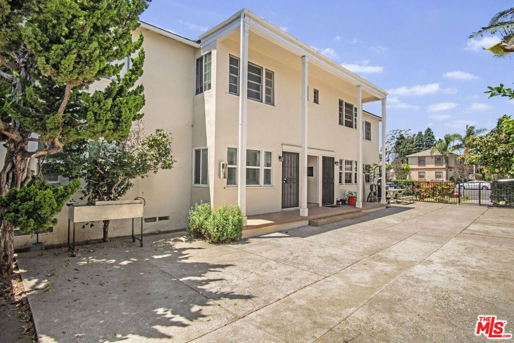 main property photo 5