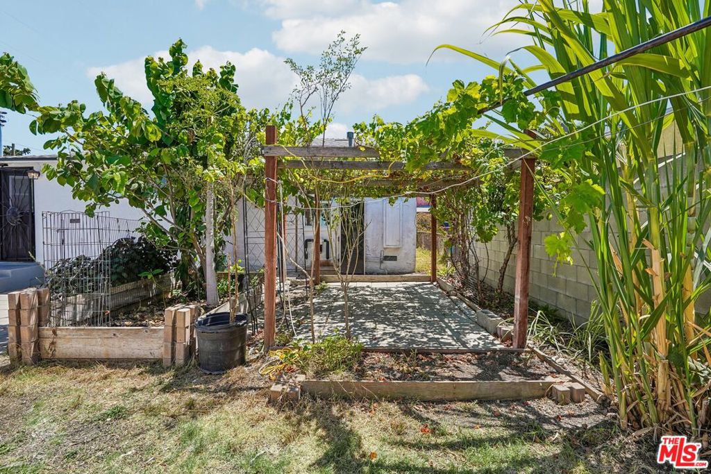 main property photo 24