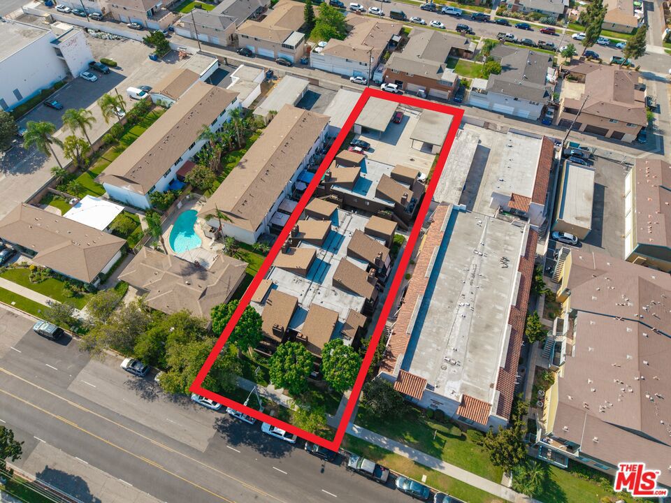 main property photo 13