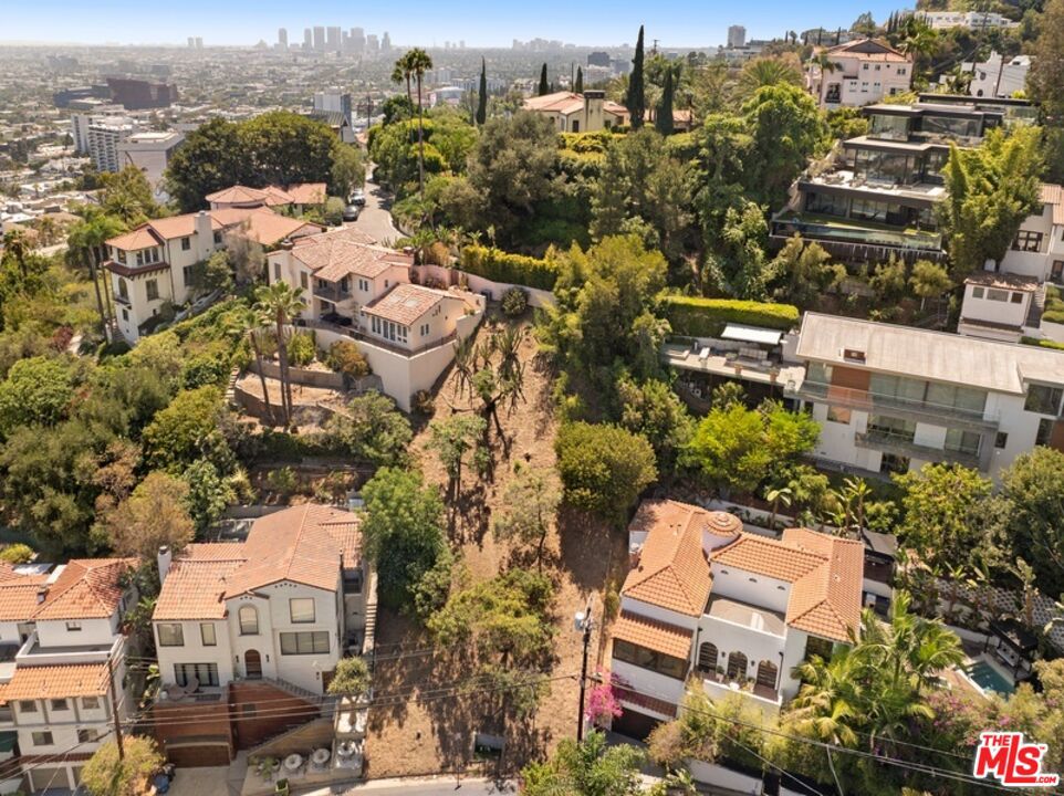 main property photo 10