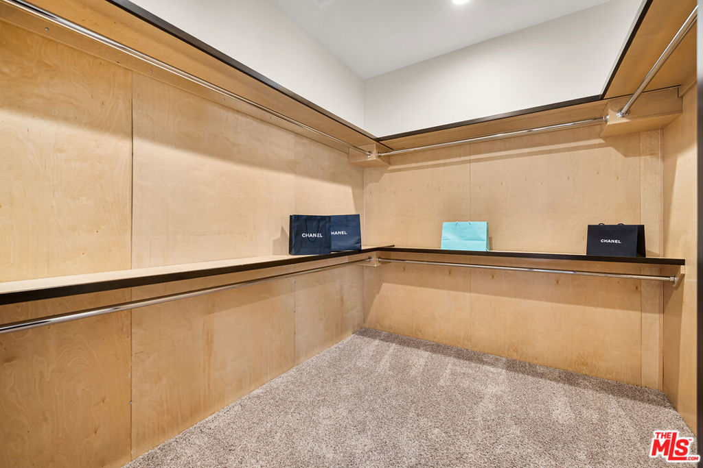 main property photo 60