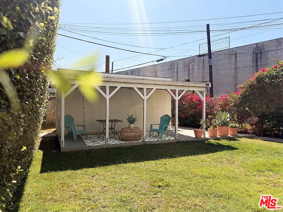 main property photo 11