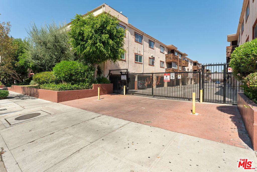 main property photo 29