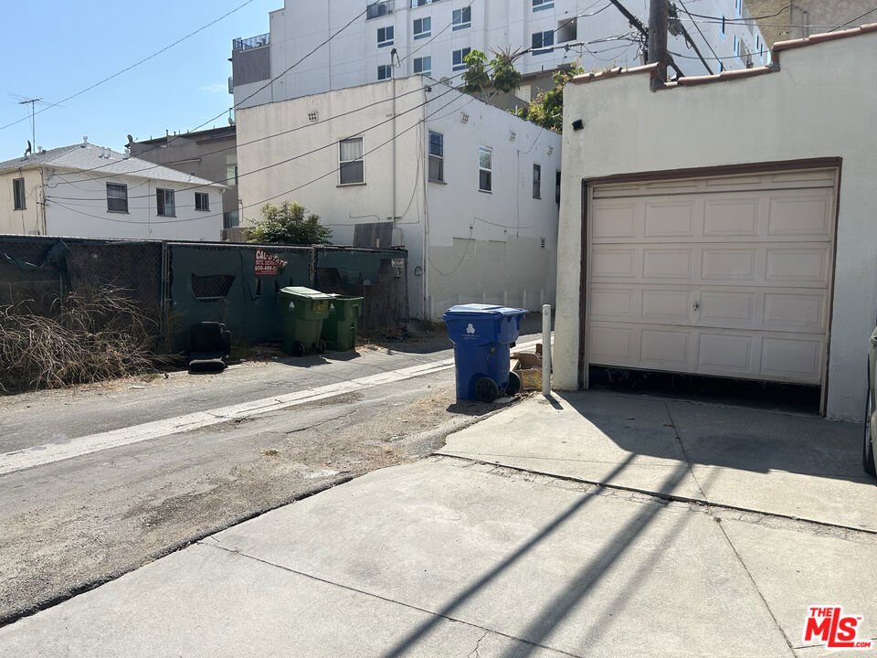 main property photo 37