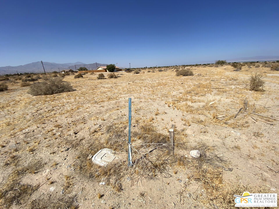 main property photo 8