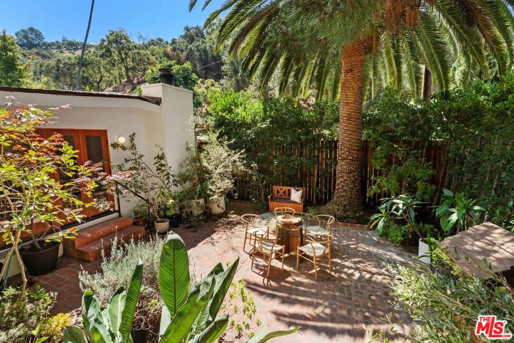 main property photo 12