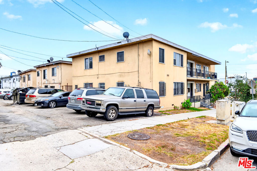 main property photo 13