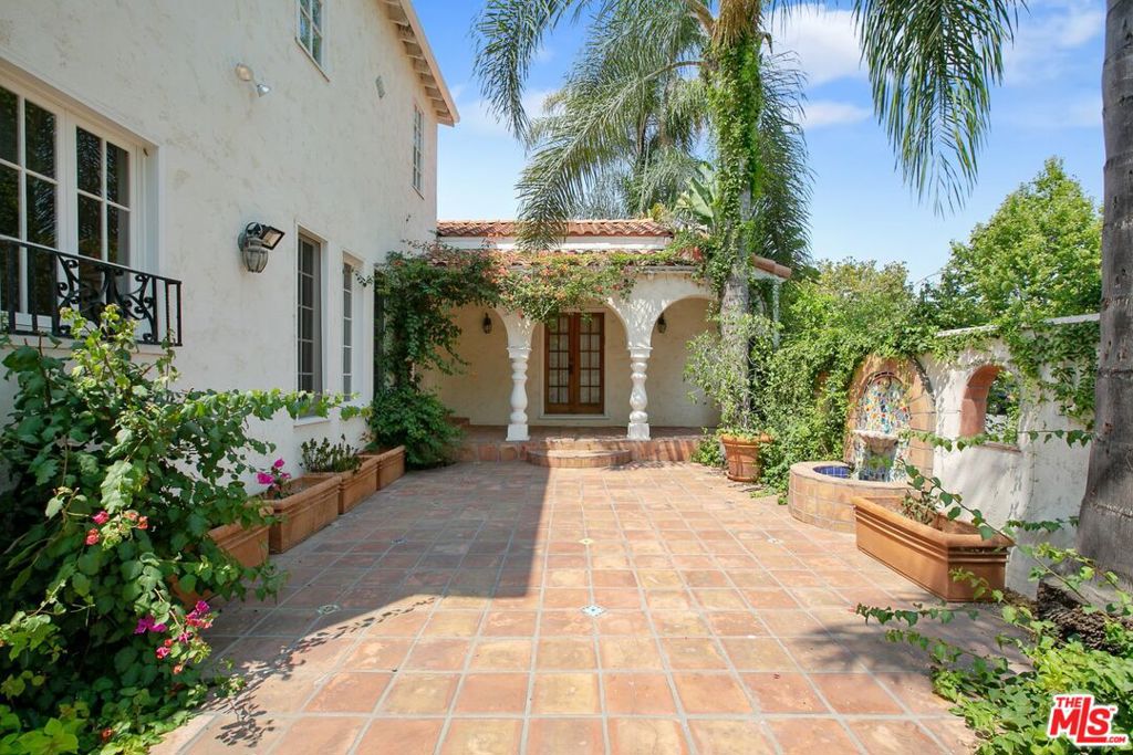 main property photo 25