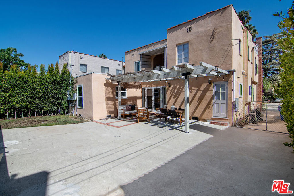 main property photo 32
