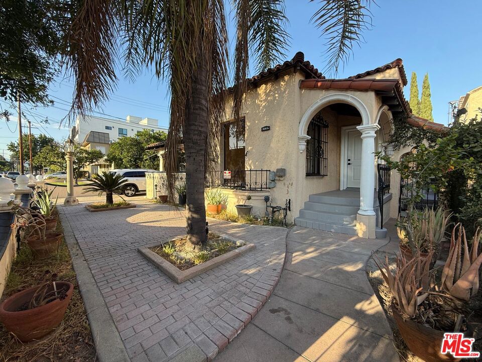 main property photo 10