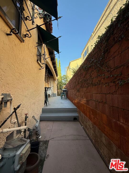 main property photo 12