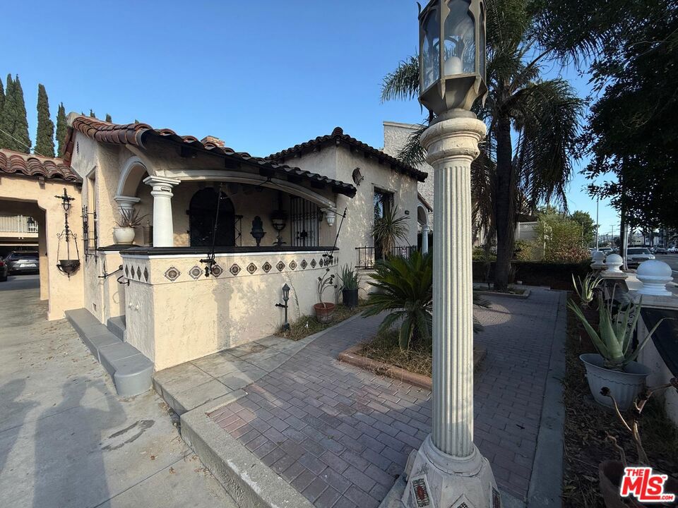 main property photo 28
