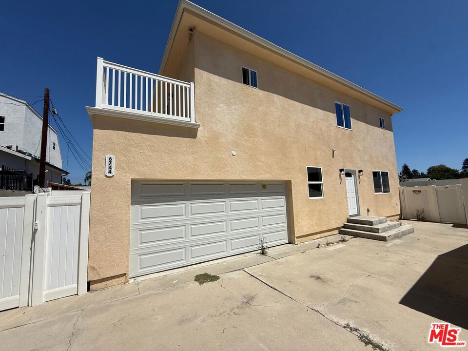 main property photo 0