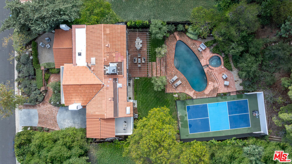 main property photo 51
