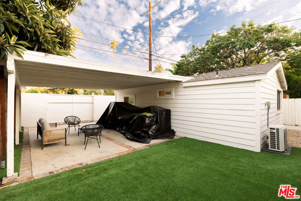 main property photo 28