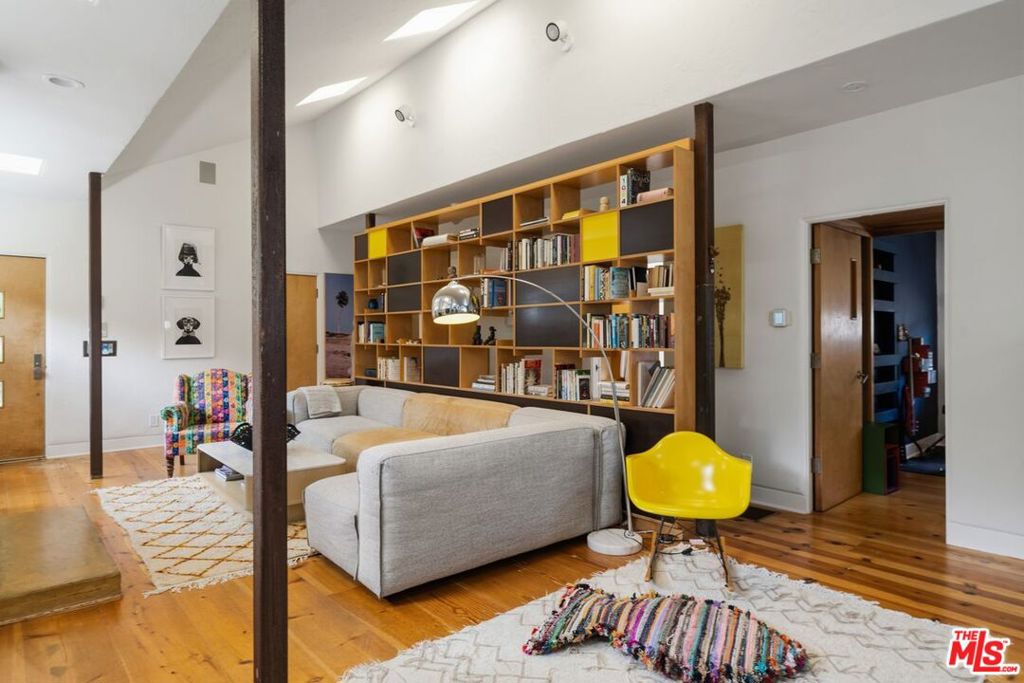 main property photo 7