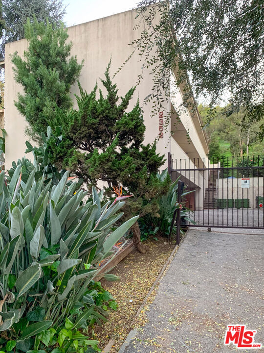 main property photo 50