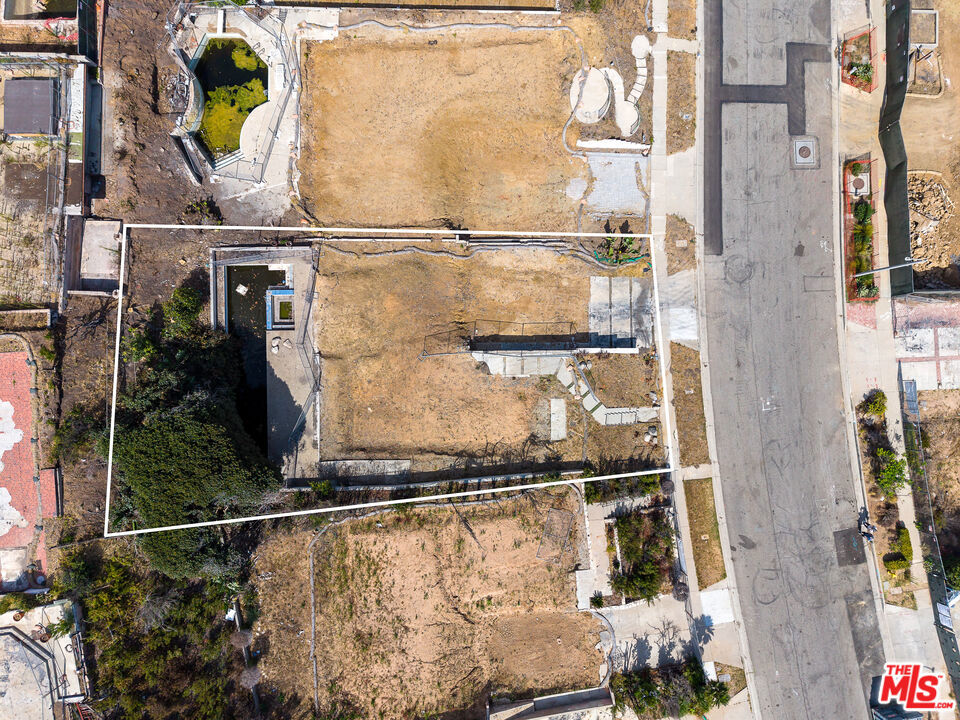 main property photo 8
