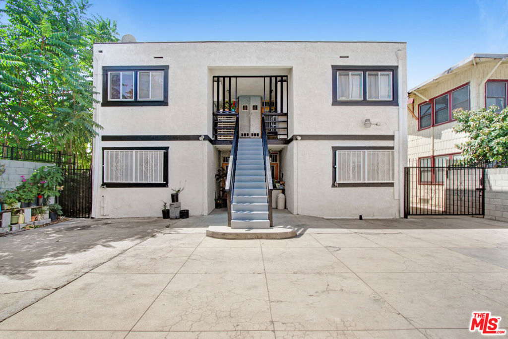 main property photo 14