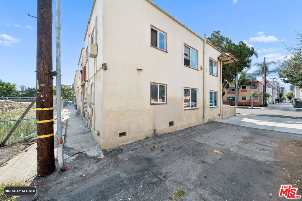 main property photo 9