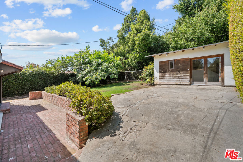 main property photo 36