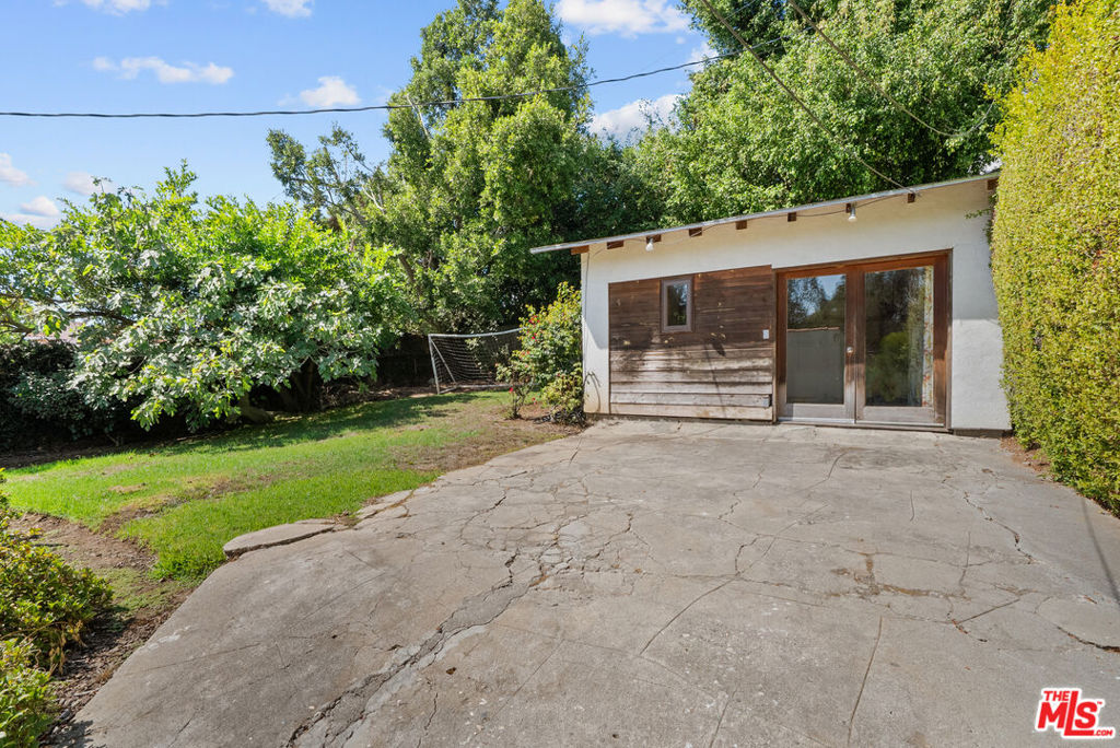 main property photo 37