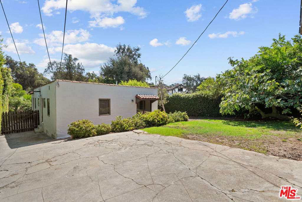 main property photo 39