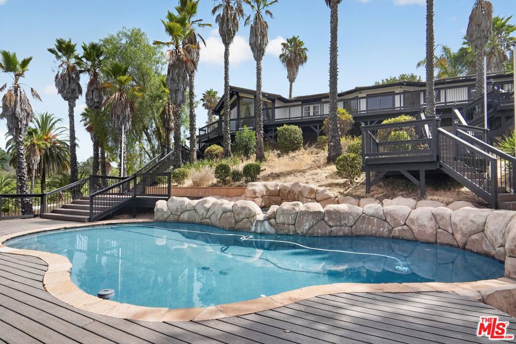 main property photo 29