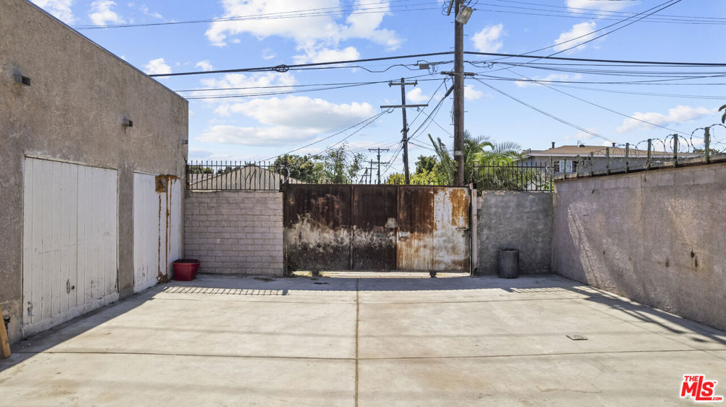 main property photo 7