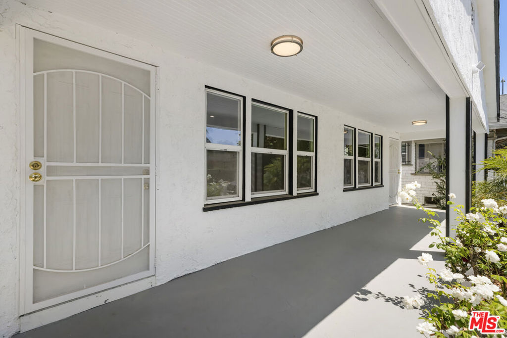 main property photo 28