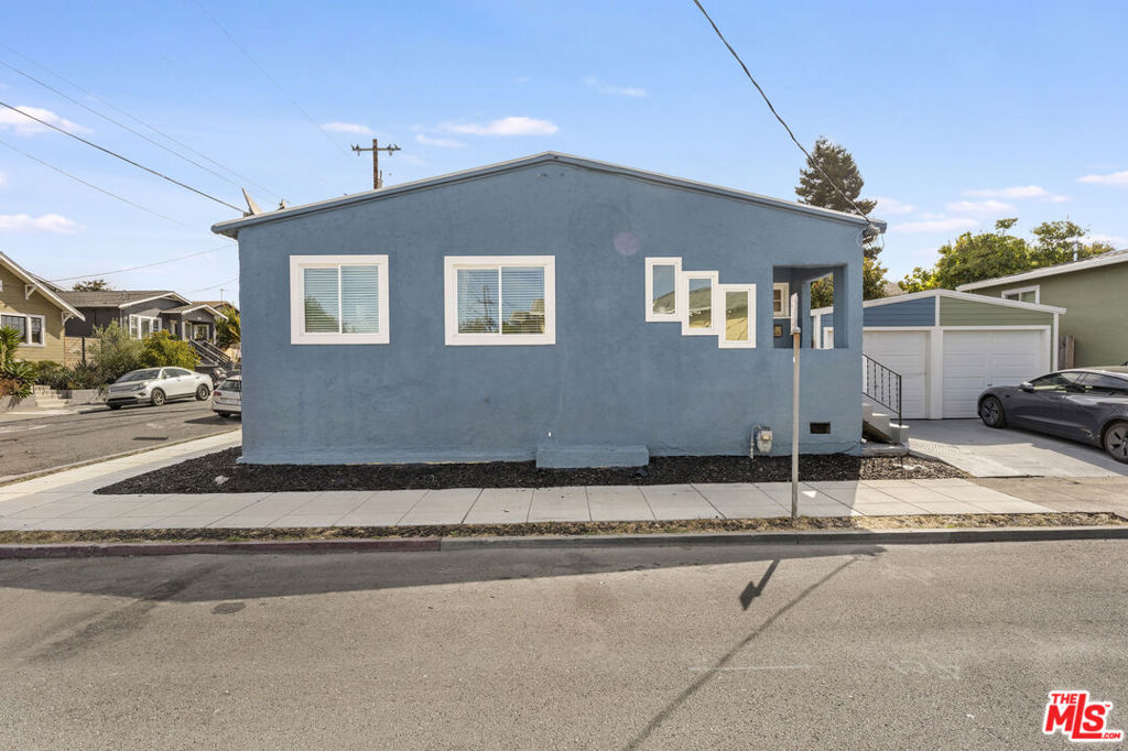 main property photo 44