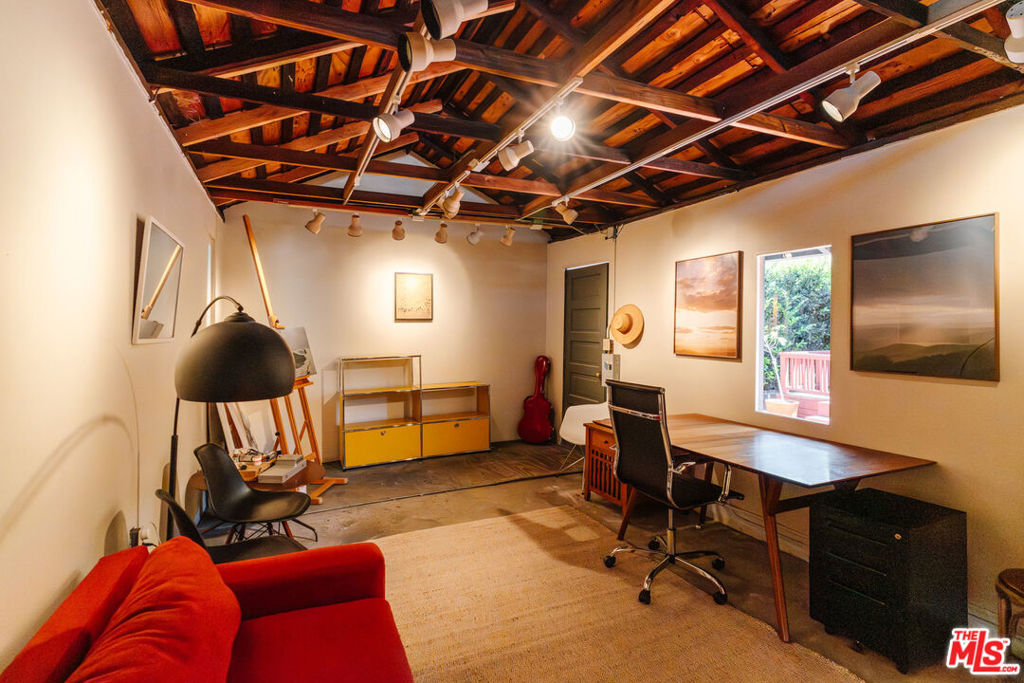main property photo 50