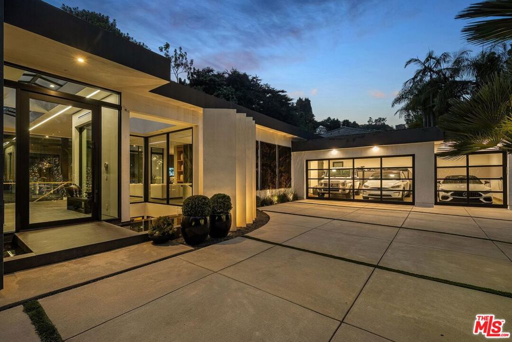 main property photo 3