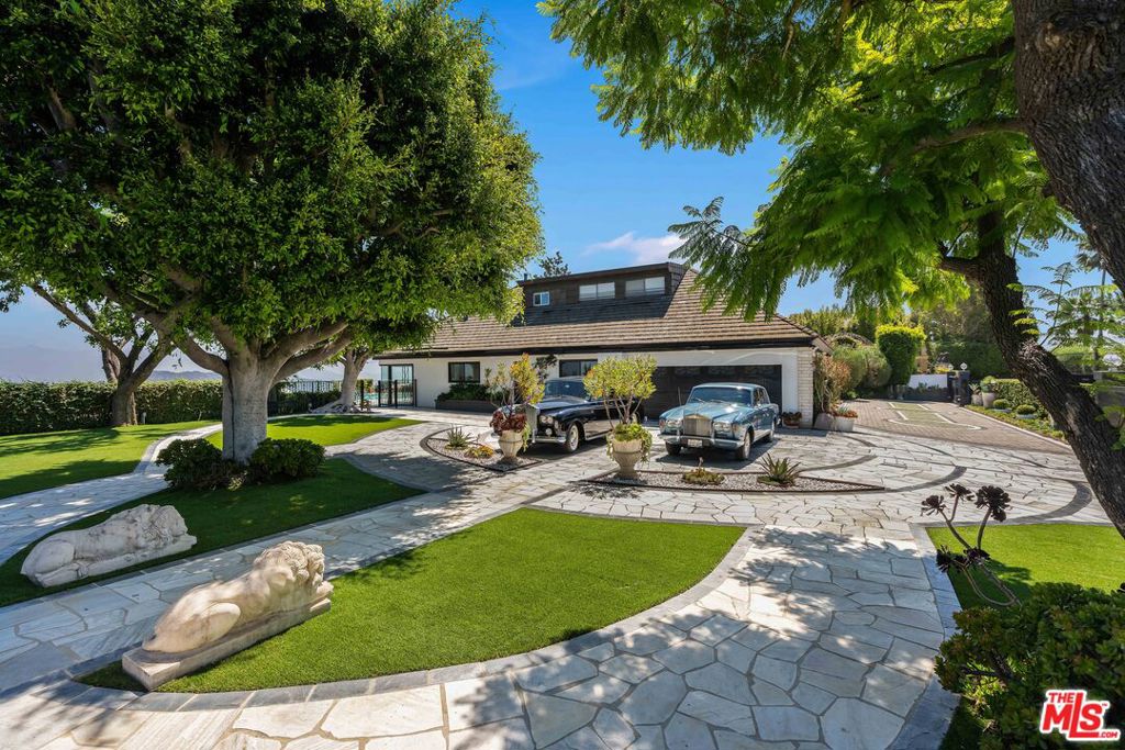 main property photo 11