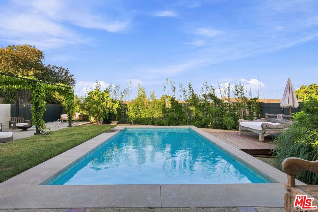 main property photo 50