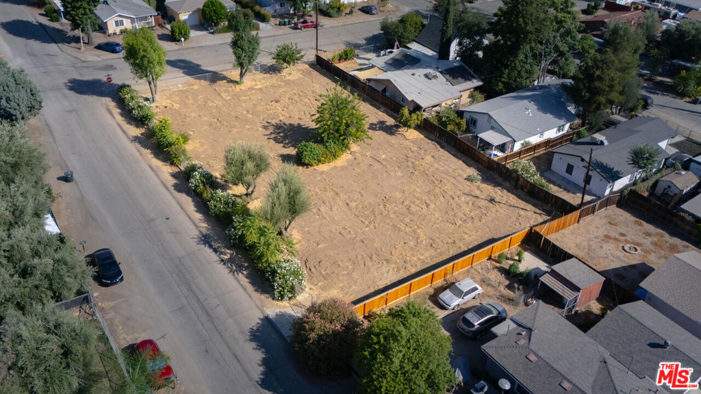 main property photo 14