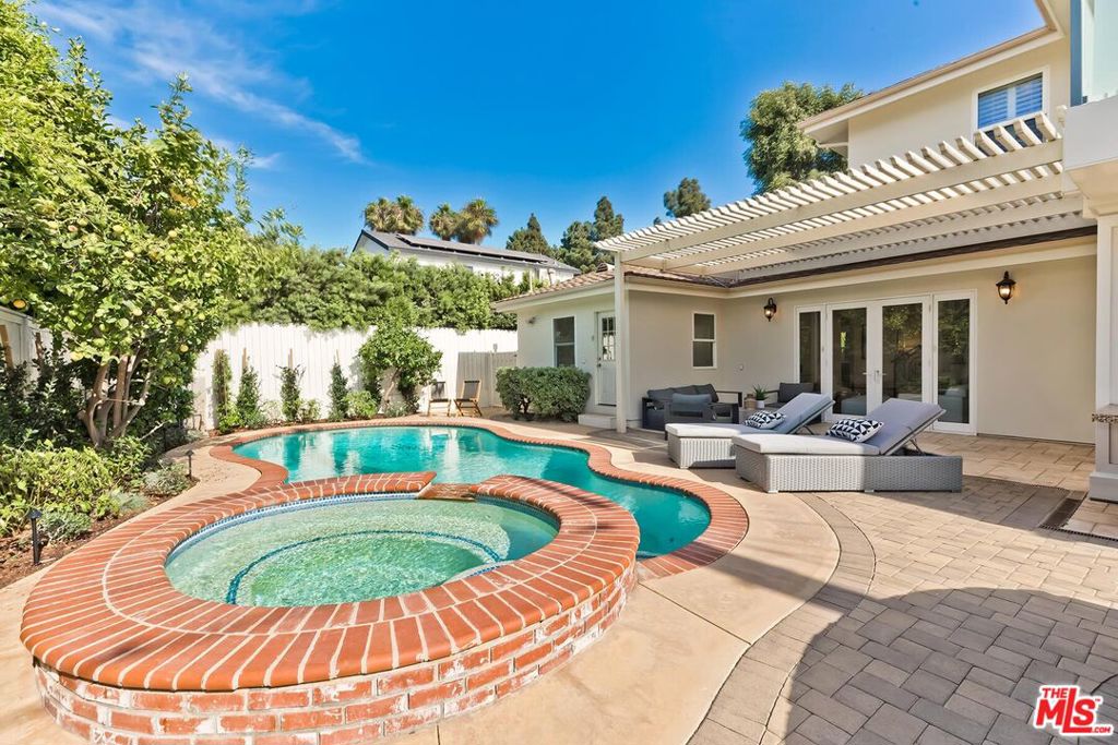 main property photo 38