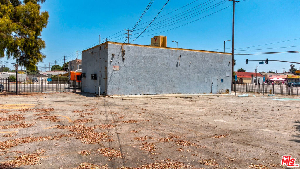 main property photo 9