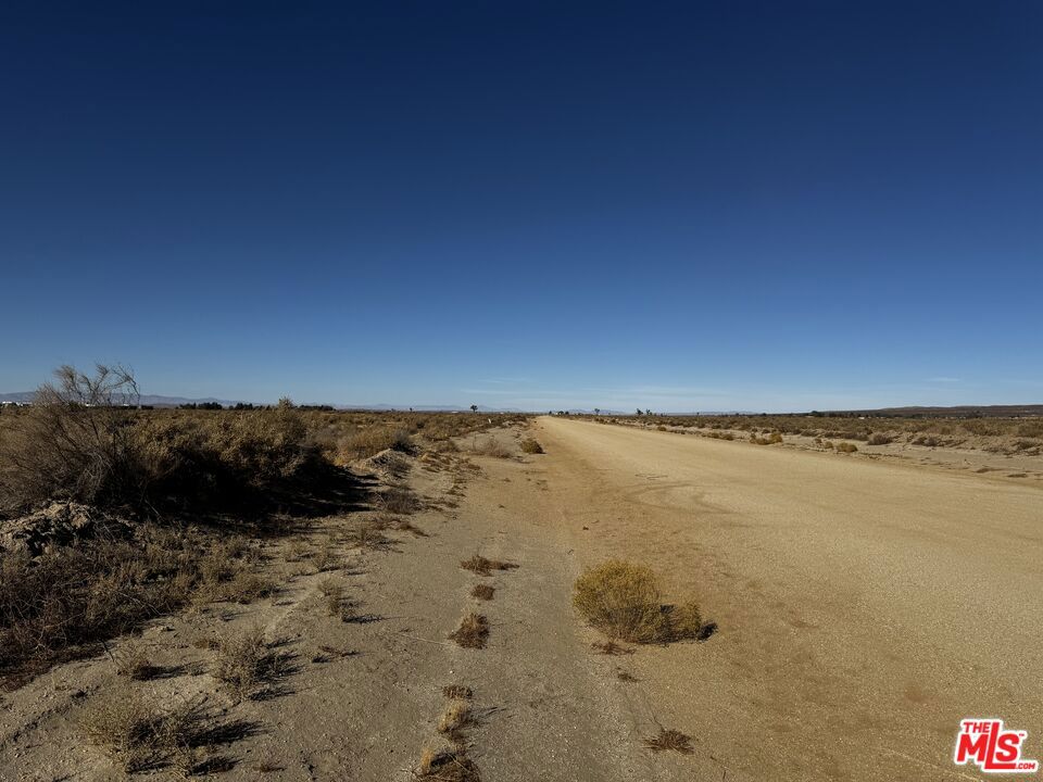 main property photo 6
