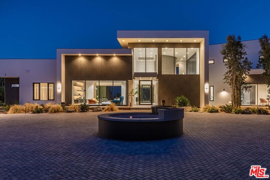 main property photo 9