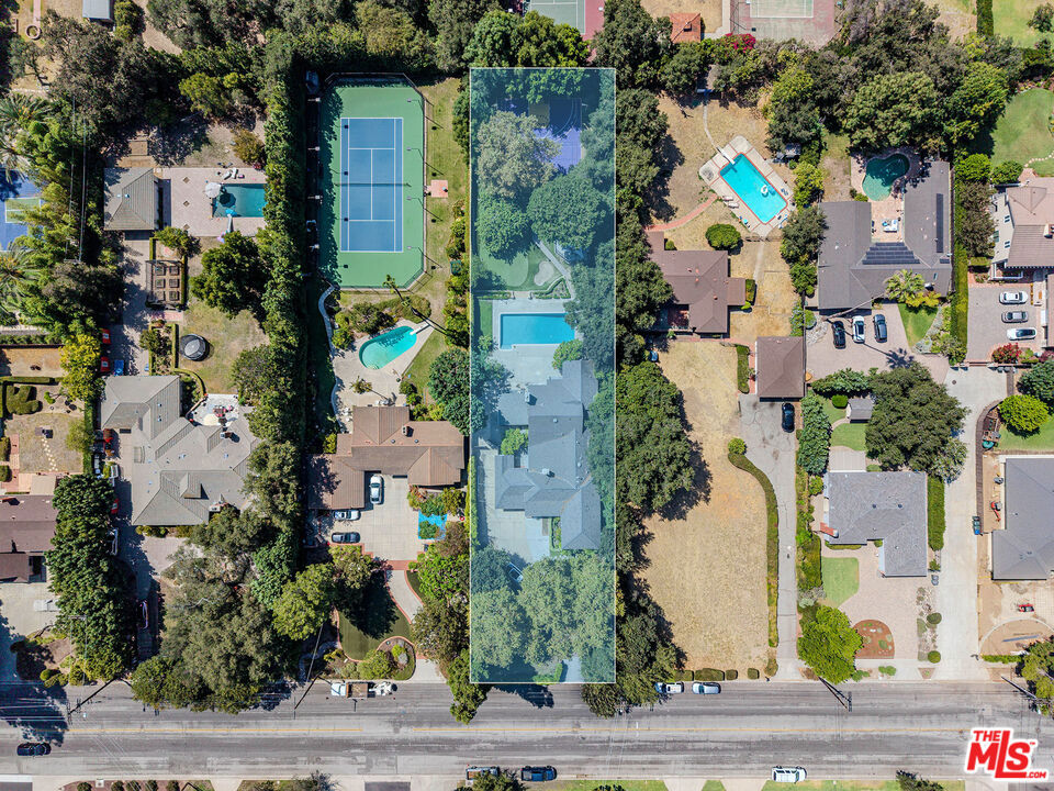 main property photo 32