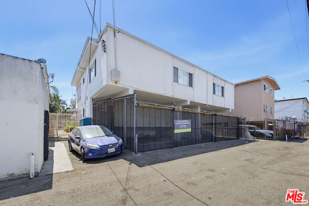 main property photo 5