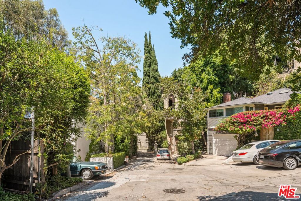 main property photo 24