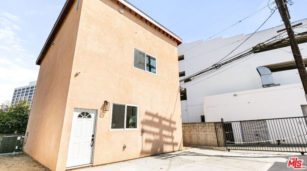 main property photo 20