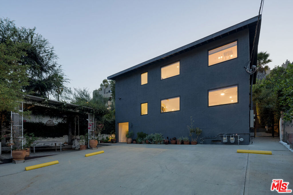 main property photo 48